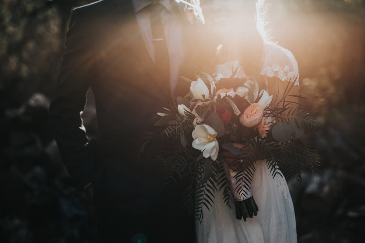 Wedding planner organisant un mariage avec un logiciel de gestion événementielle